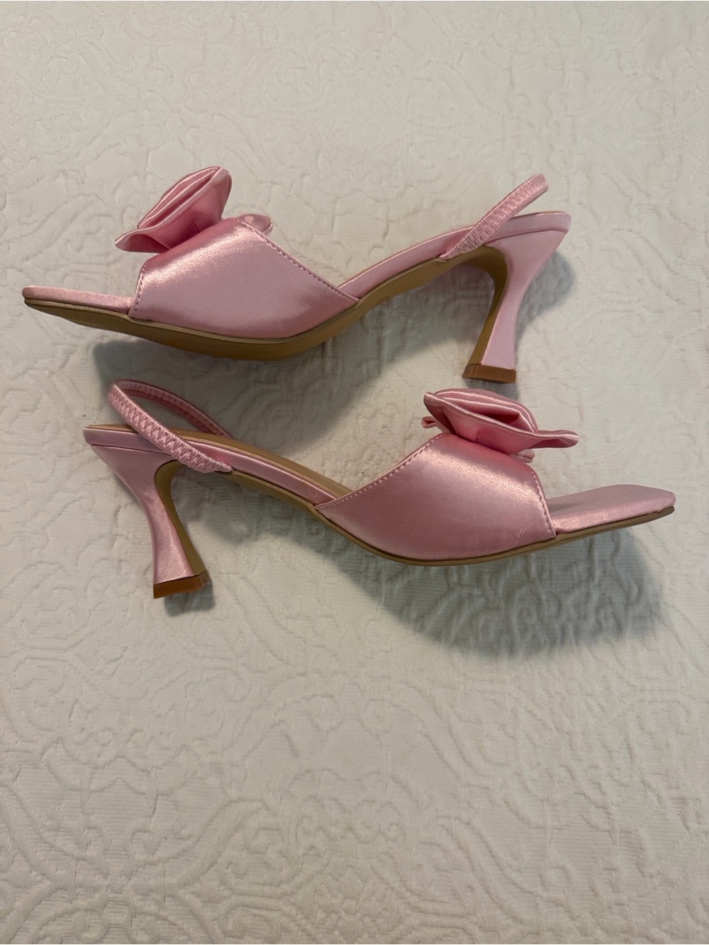 Pink satin bow sandals - Picture 2 of 4